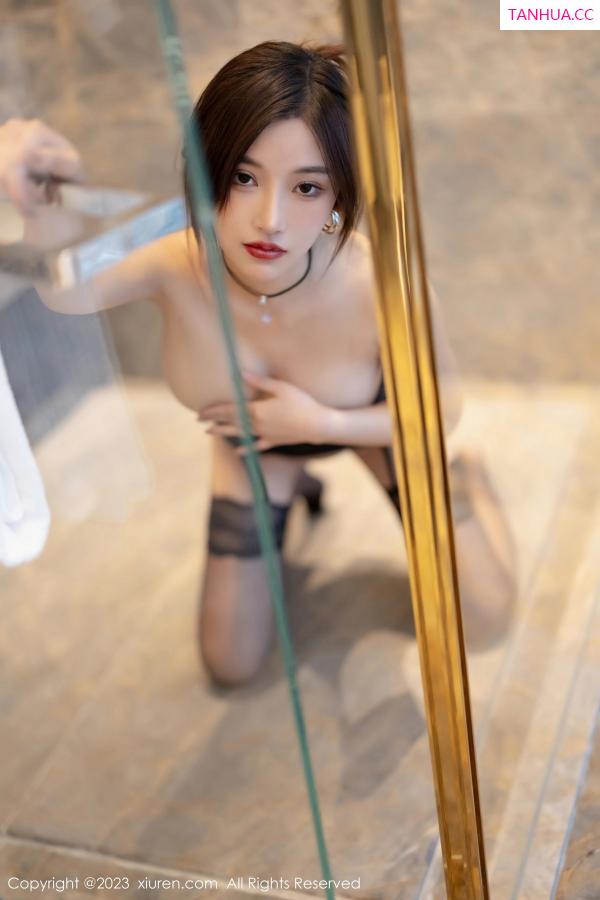   [XiuRen]高清写真图 2023.05.22 No.6779 妙可可Cheese 黑丝美腿第77张图片